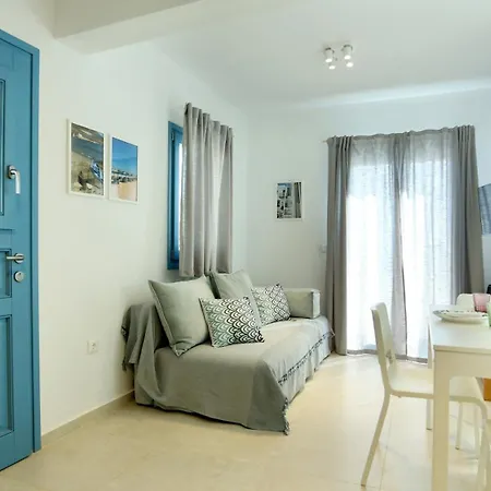 E & I Lefkes Paros Apartment