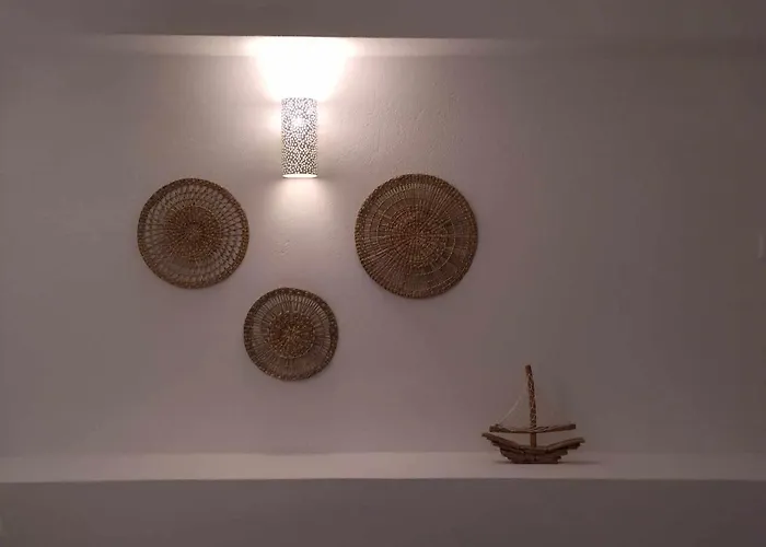 E & I Lefkes Paros レフケス