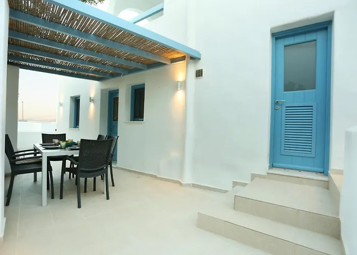 E & I Lefkes Paros レフケス